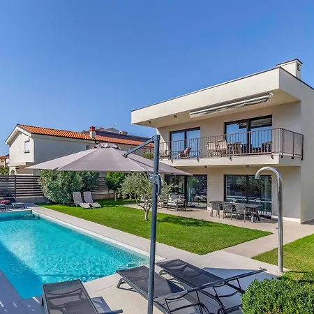 Ap Caci Mit Pool - Istriensonne 0712-0737 *