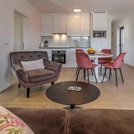 Apartment Ap Caci Mit Pool - Istriensonne 0712-0737 Medulin